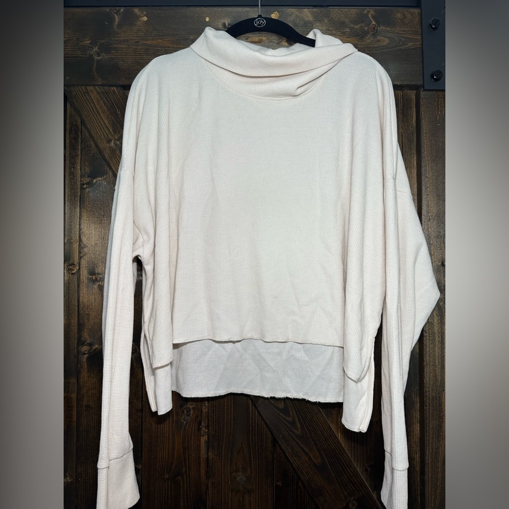 American eagle cropped long sleeve